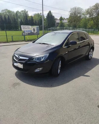 opel Opel Astra cena 23000 przebieg: 234000, rok produkcji 2010 z Wadowice